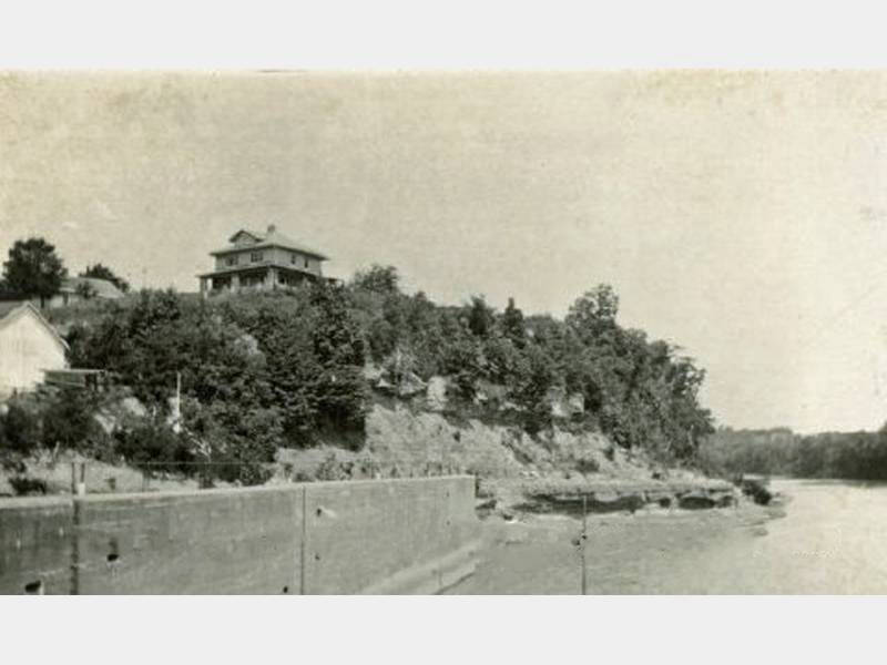 Lock and Dam #4